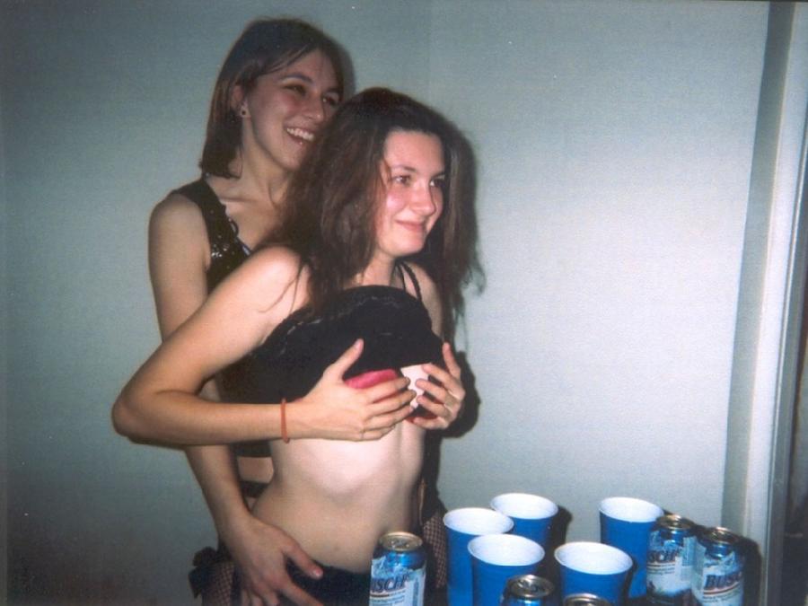 Amateurs pics from young girls at party - 40