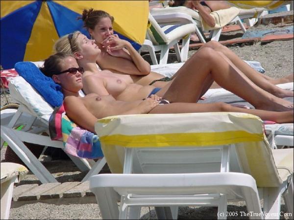 Hot day and hot women - 9