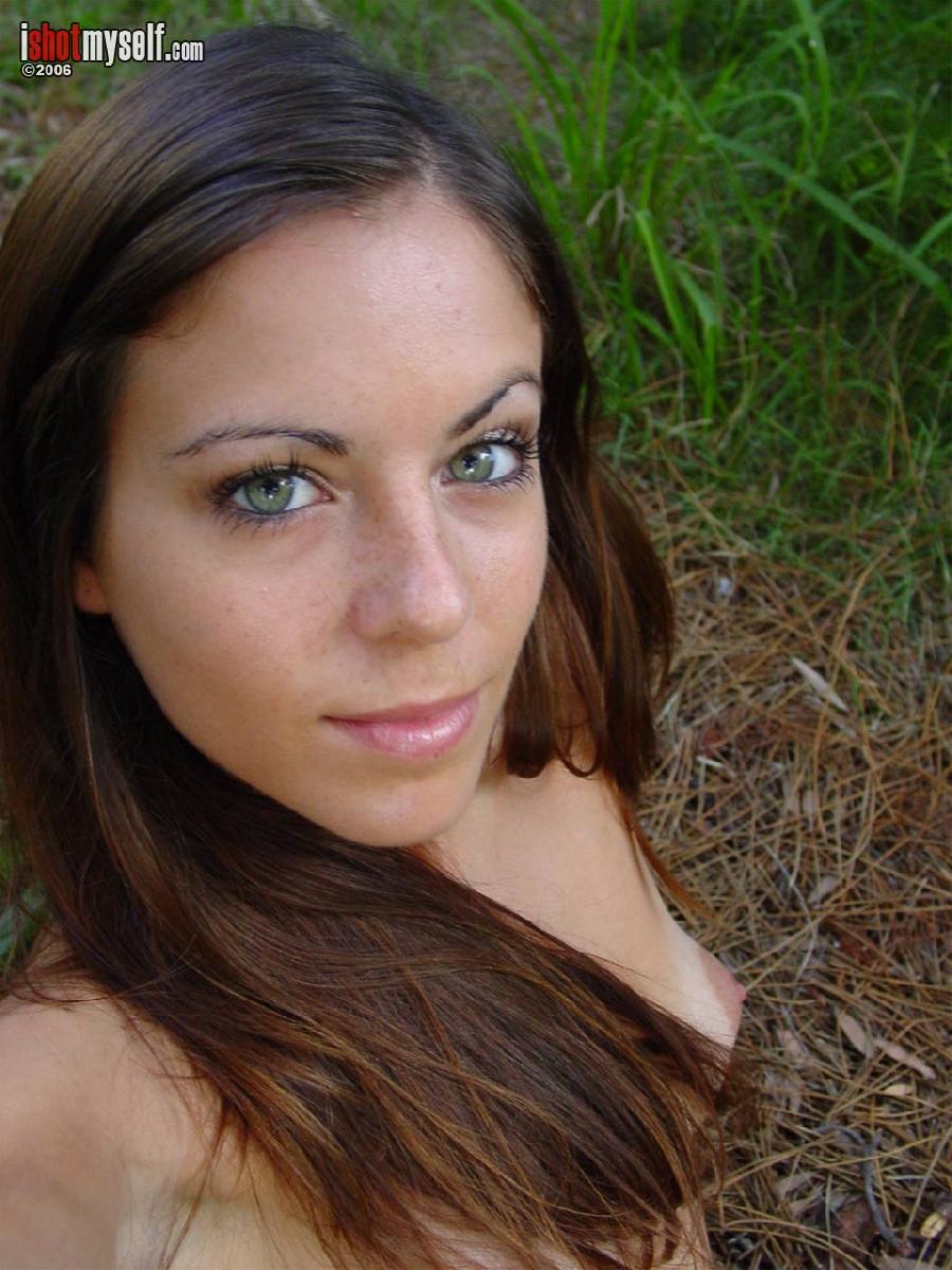 Smiling amateur in forest - Diane - 3