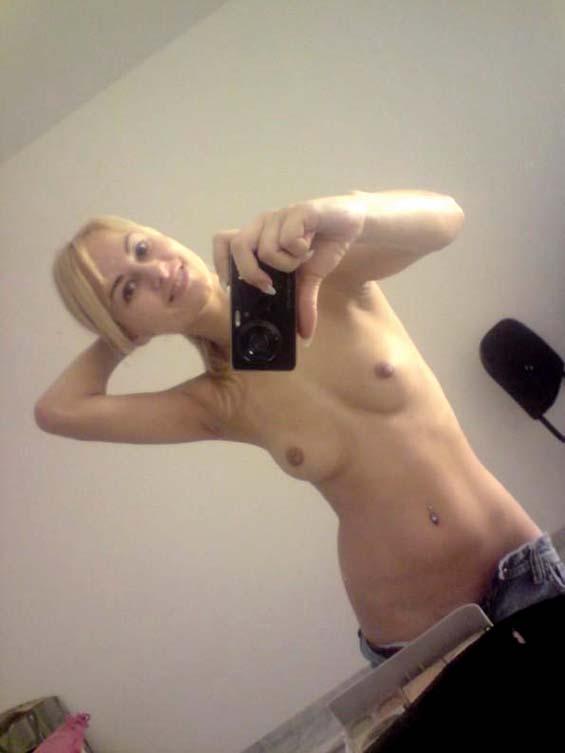 Sweet blonde nude for self shots - 5