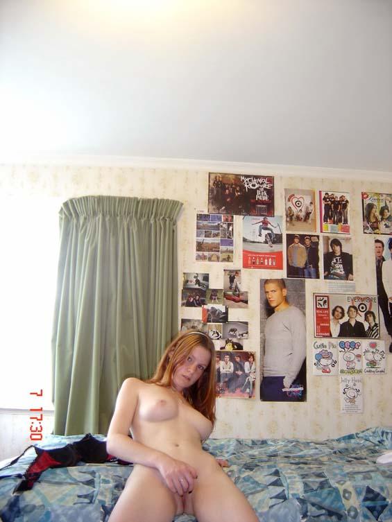 Redhead girl posing nude at home - 6