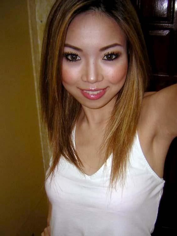 Beautiful Asian girl posing nude - 1