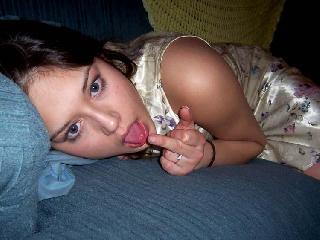 Young babe playing with herself