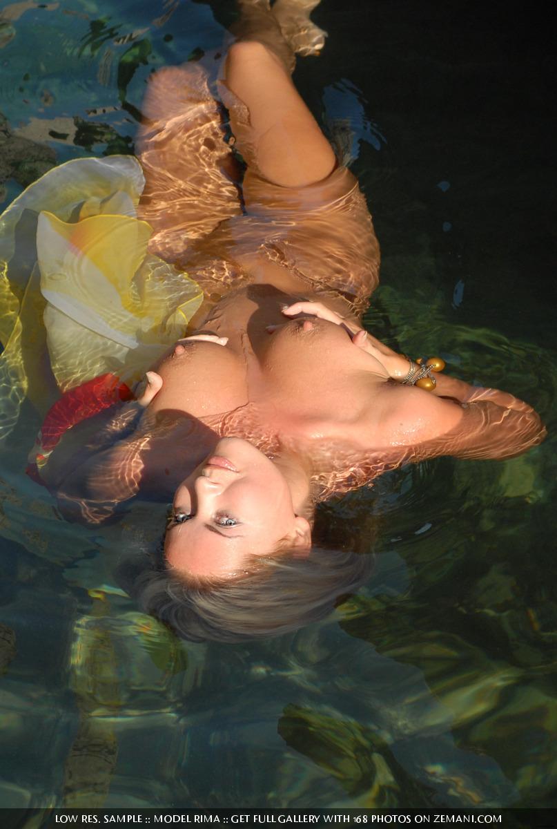 Long haired chick in the water - Rima - 16