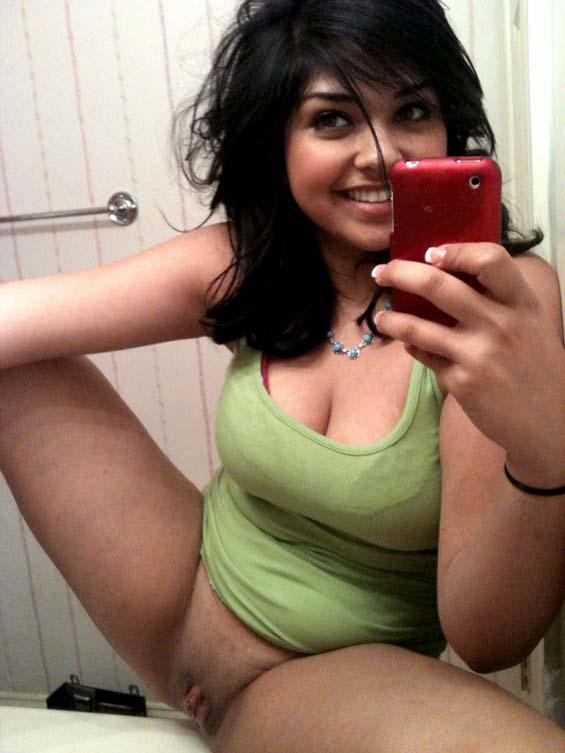 Young latina with nice body - 1