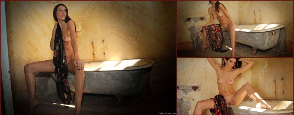 Sensual in bathroom - Nadia - 31