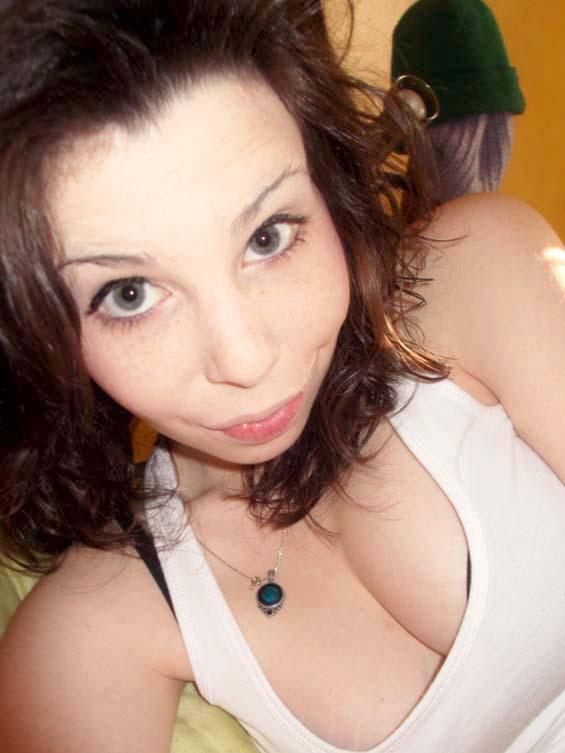 Pretty girlie and her self shots - 1