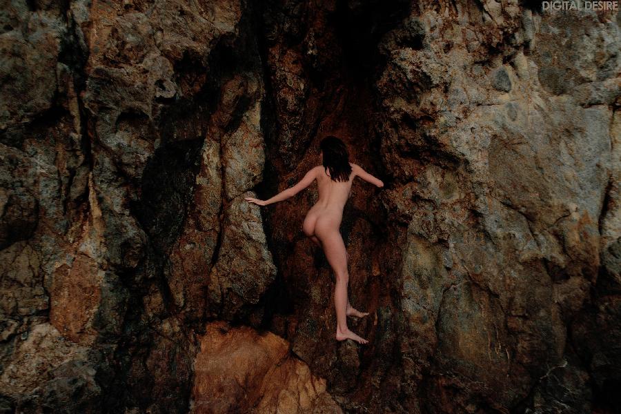 Naked woman goes to cave - Sofia Webber - 3