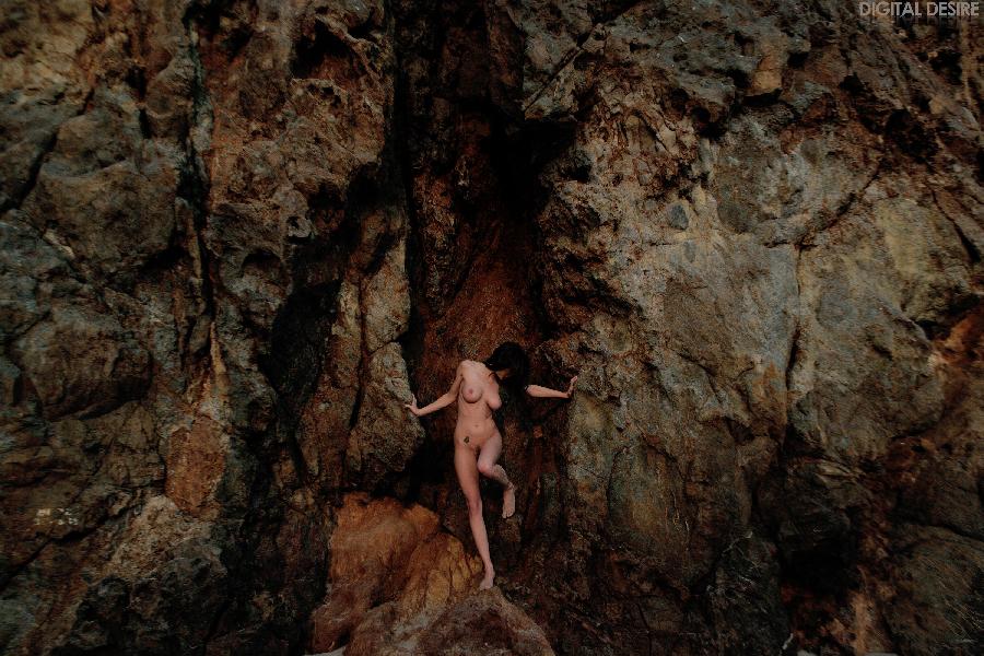Naked woman goes to cave - Sofia Webber - 5