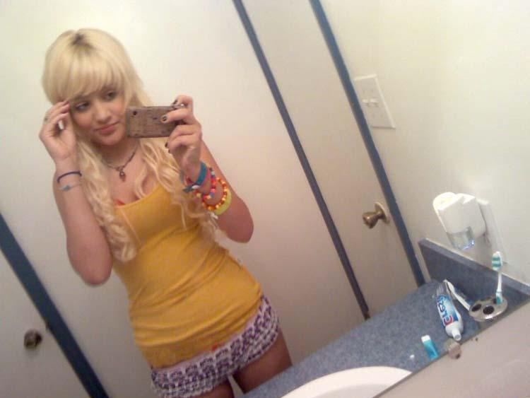 Blonde cutie in mirror - 1