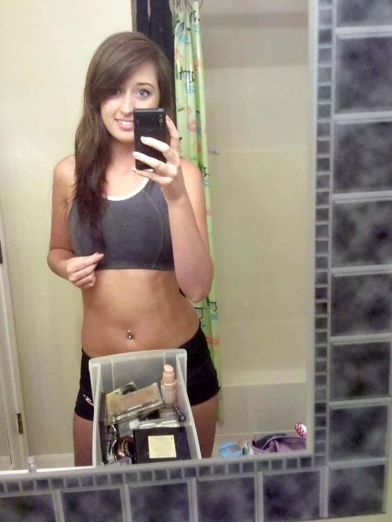 Amazing young girl and her self pics - 1