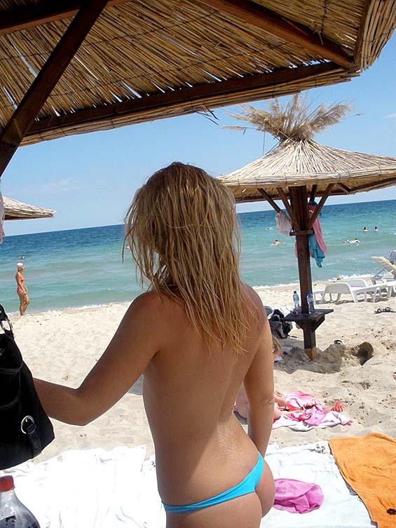 Blonde chick, who likes sunbathing on vacation - 3