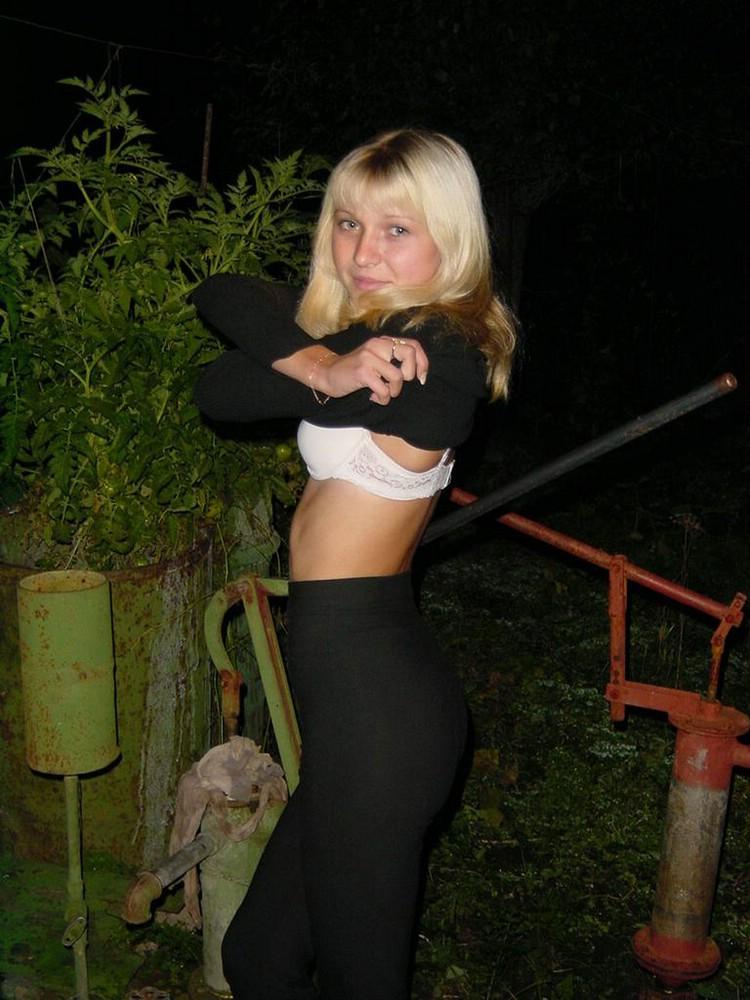 Young blonde girl who likes night - 2