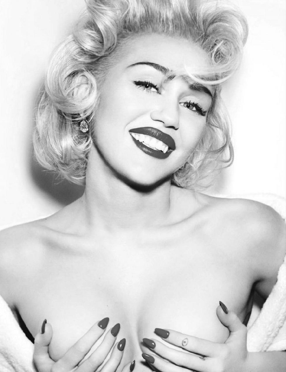 Miley Cyrus as Marilyn Monroe - 6