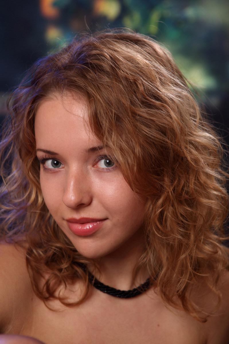 Young and beautiful model with curly hair - Agneta A - 8