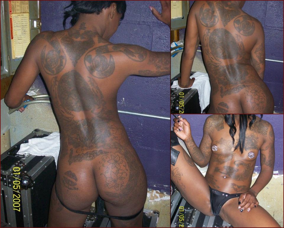 Ebony with huge tattoos - 24