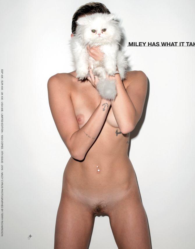 Miley Cyrus in naked session - 25
