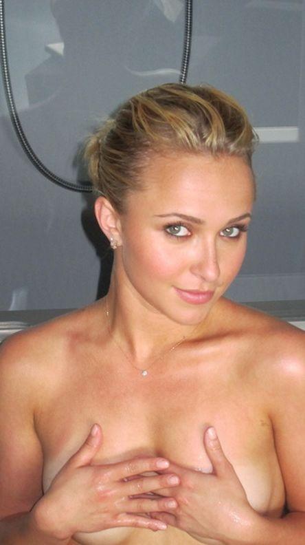 Gallery with sexy actress Hayden Panettiere - 20