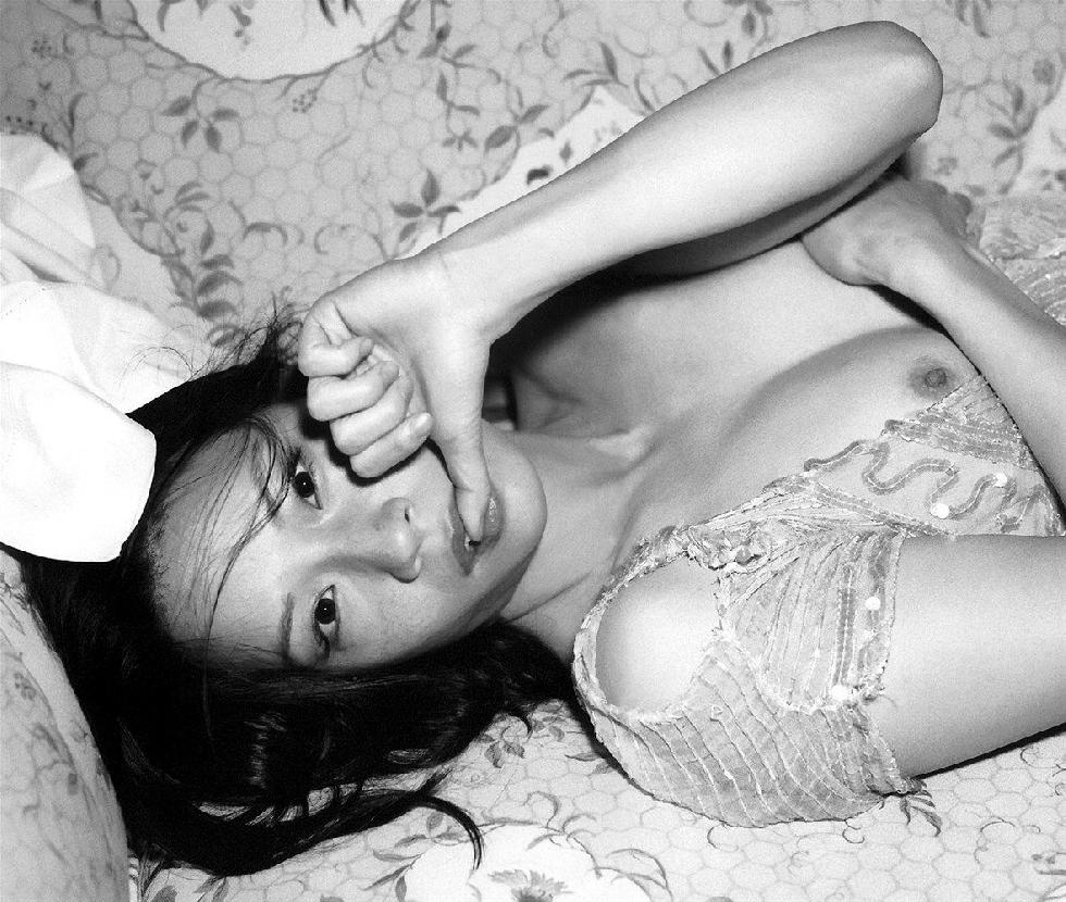 Naked session with Lucy Liu - 4