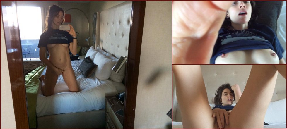 Abigail Spencer masturbates on bed - 27