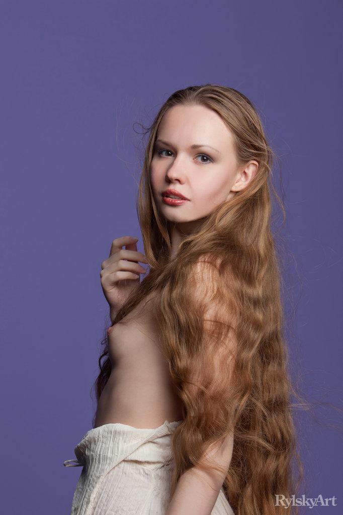 Young model with beautiful long hair - Virginia Sun - 11