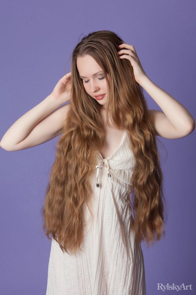 Young model with beautiful long hair - Virginia Sun - 4