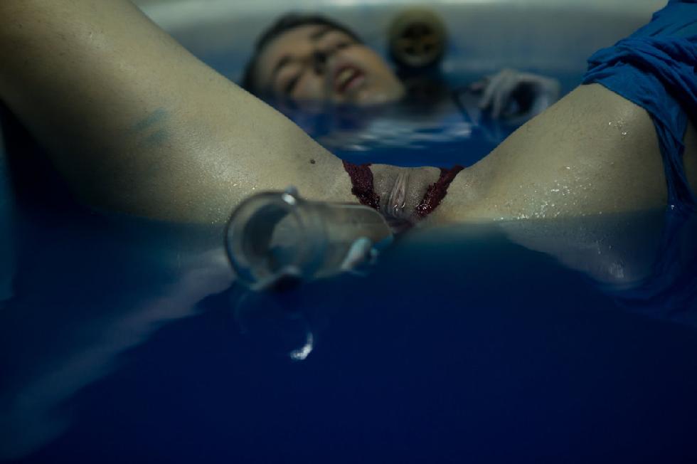 Deep, blue bath - Emily - 11