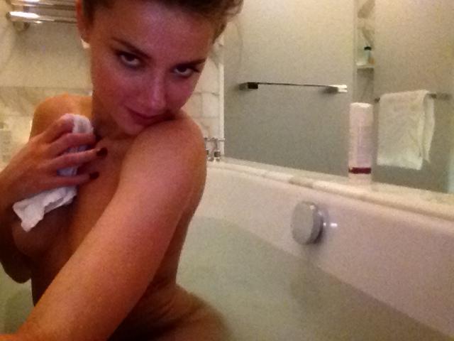 Naked Amber Heard is taking a bath - 4