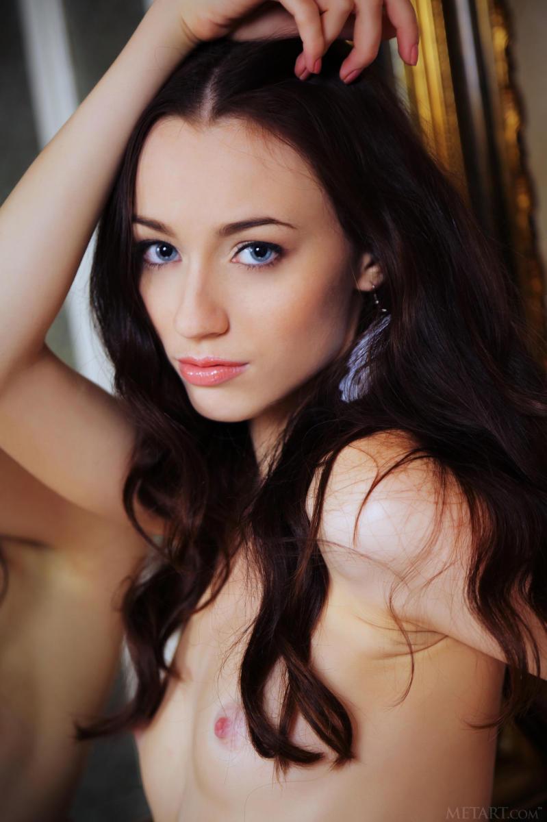 Young brunette with beautiful eyes - Zsanett Tormay - 12