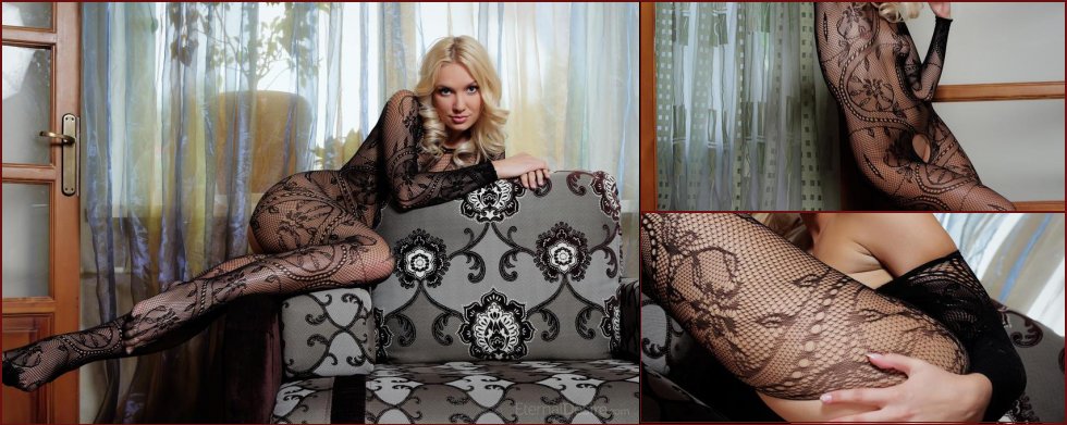 Wunderful blonde in sexy bodystocking - Dame Wright - 36