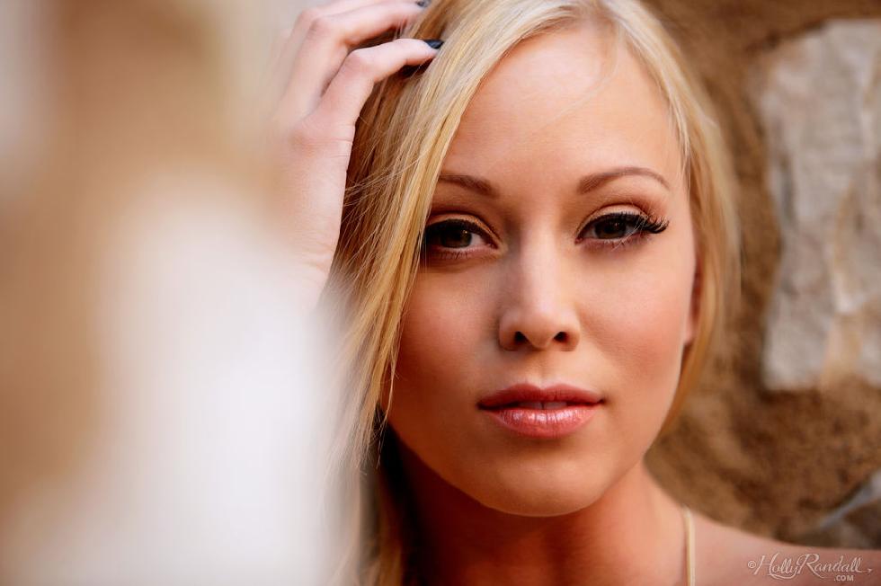 A quiet life with beautiful and sexy Brea Bennett - 3