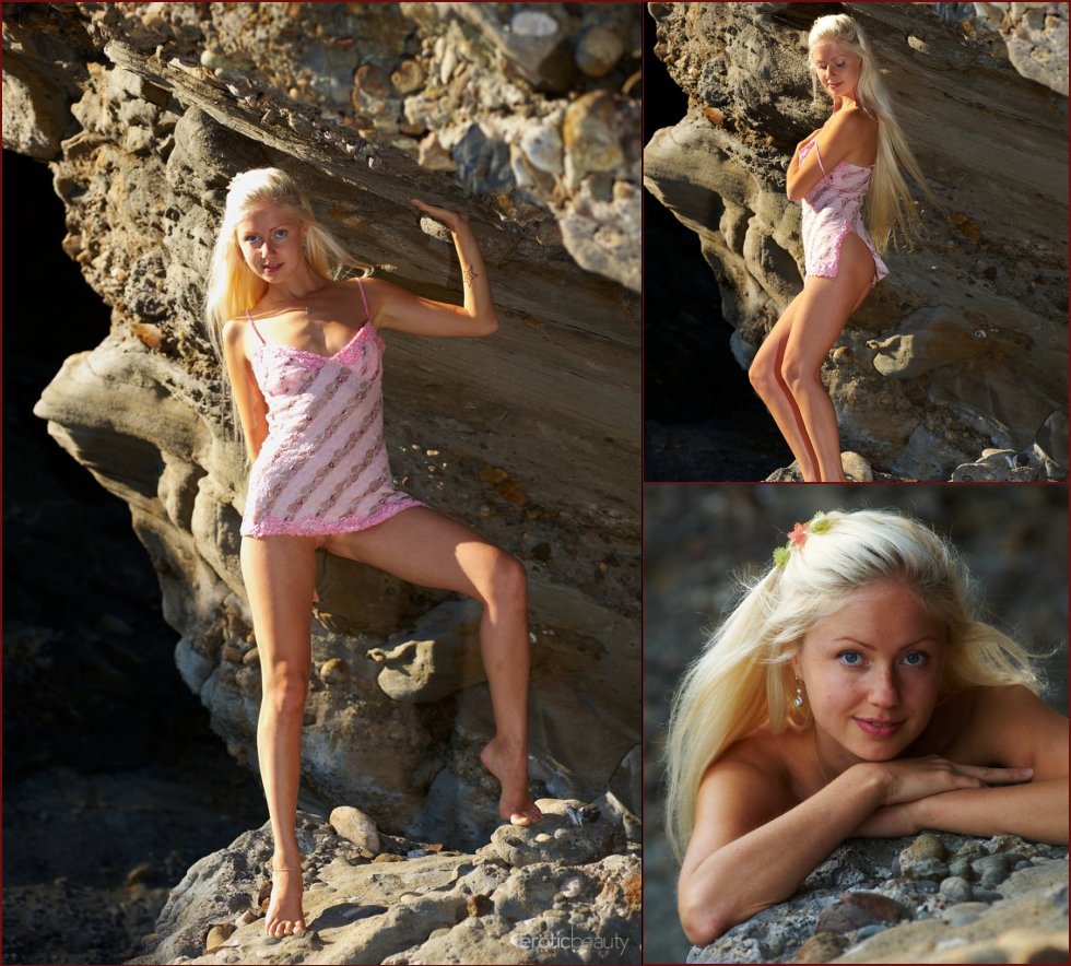 Gorgeous blonde alone on the Island - Silvia - 42