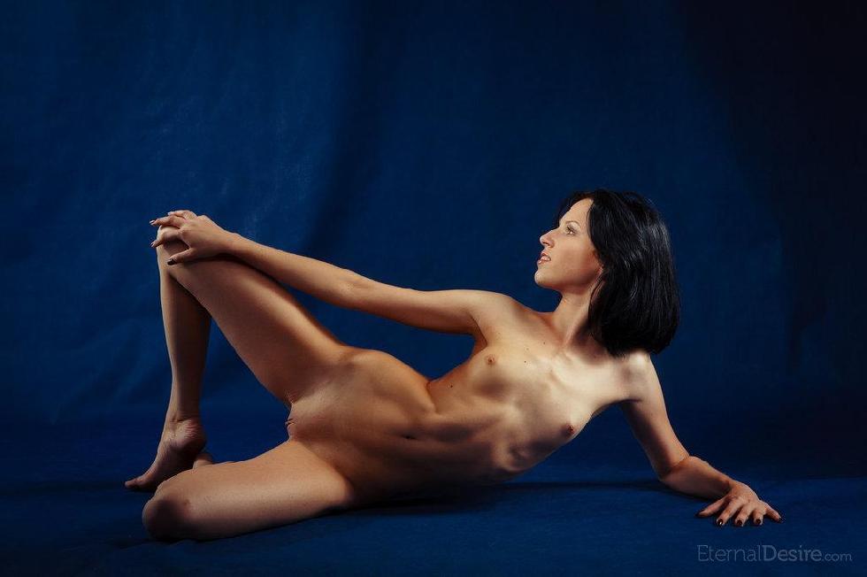 Naked Katy in professional photoshoot - 5