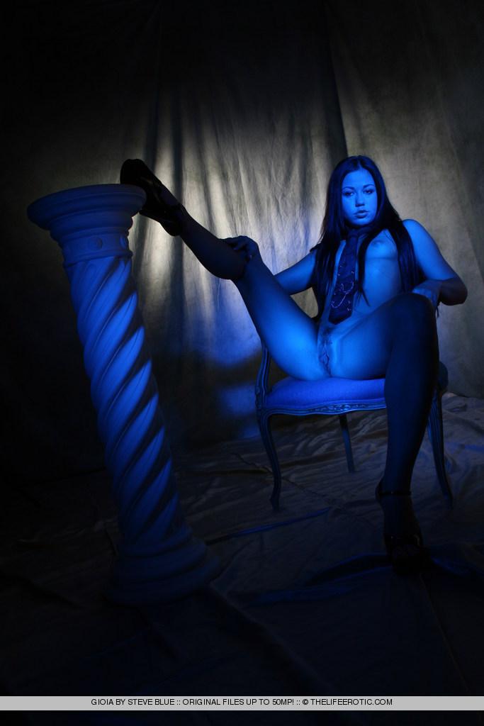 Sexy Gioia in blue session - 8