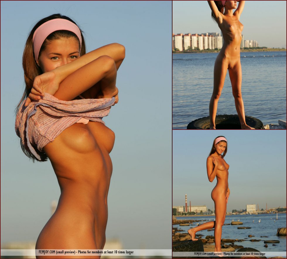 Pretty teen is posing at sunset - Anja - 34