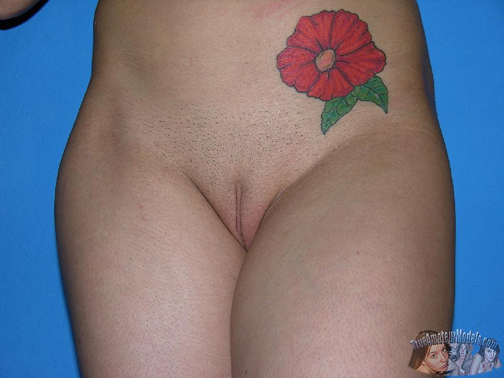 Amateur with big flower on the belly - Gianna - 10