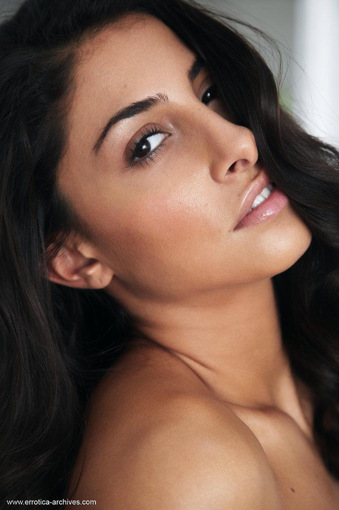Sensual Latina shows hot, tanned body - Nadia - 7
