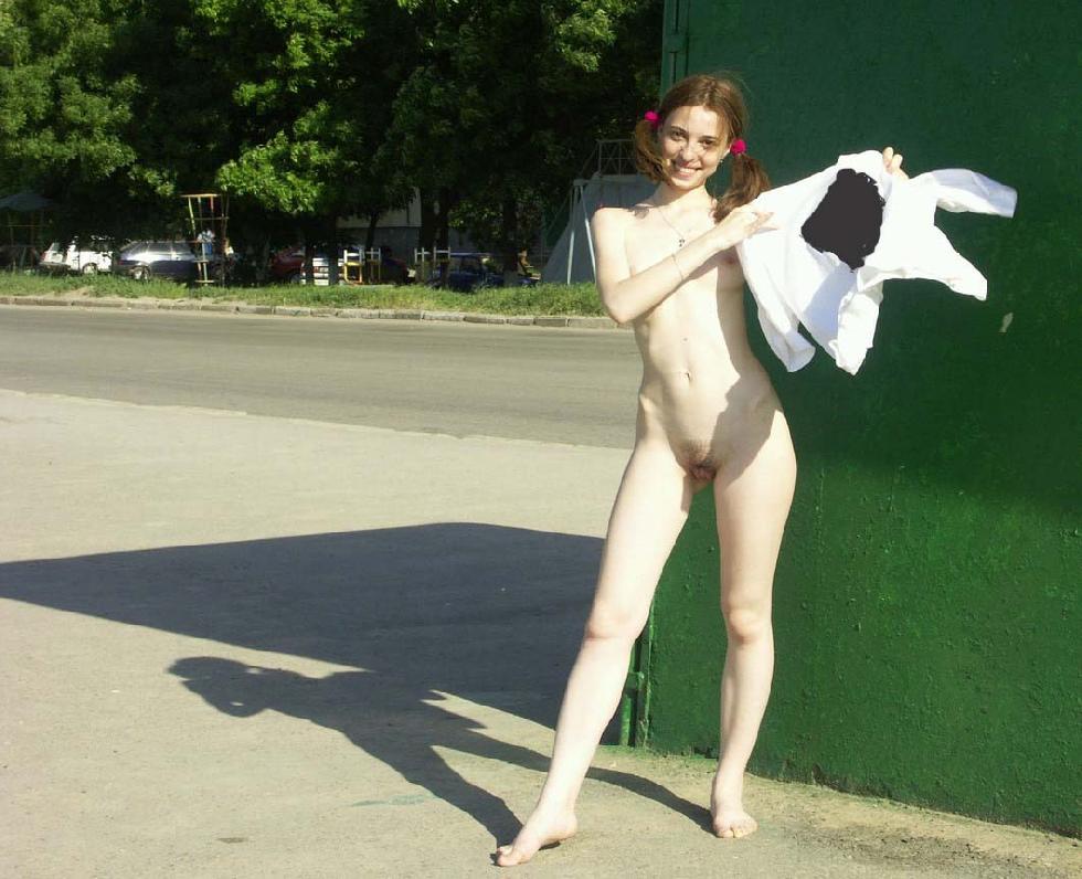 Cute Teen Is Posing Naked In Public Place 10 Pics