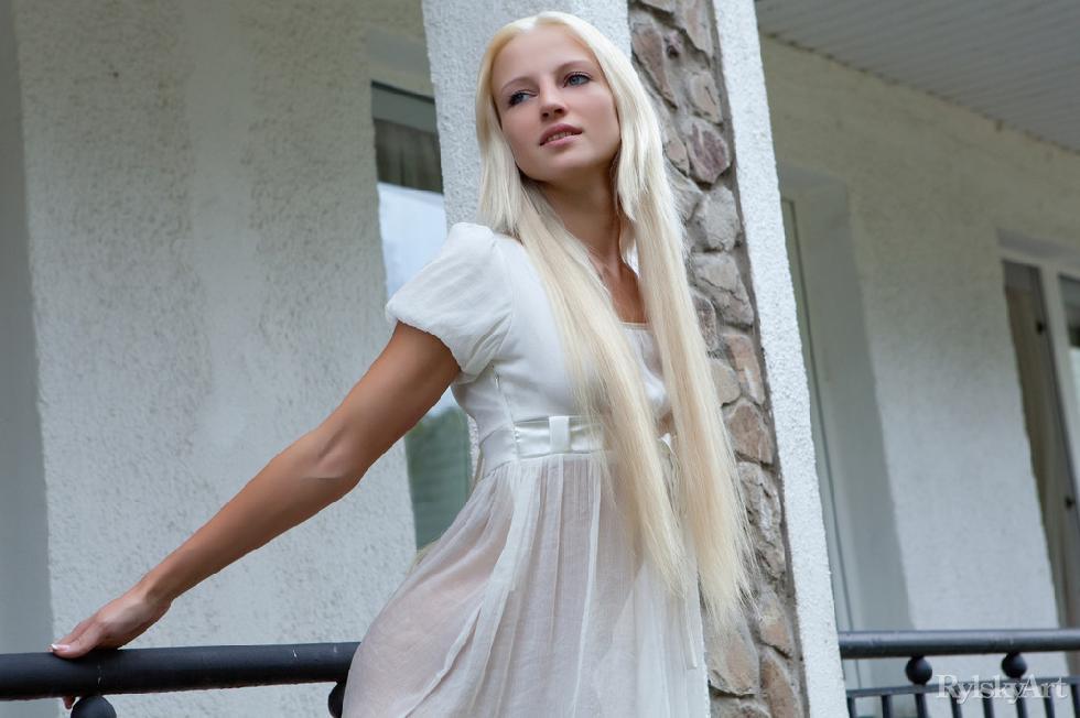Marvelous blonde is posing on the balcony - Alysha - 4