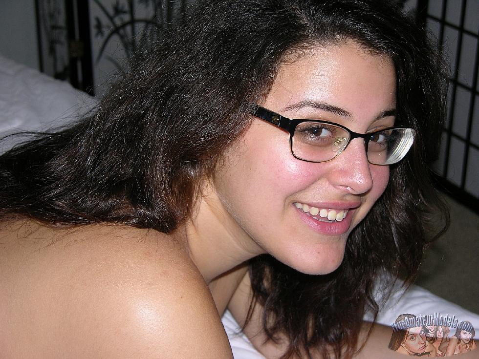 Cute brunette in the glasses - Bella - 8
