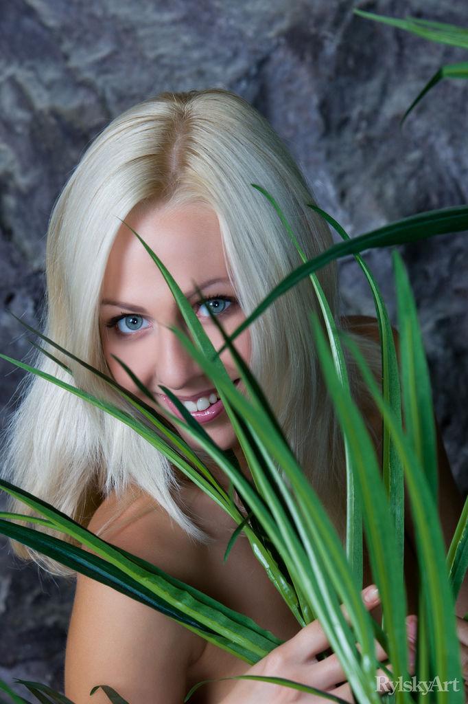 Gorgeous blonde with amazing blue eyes - Lija - 1