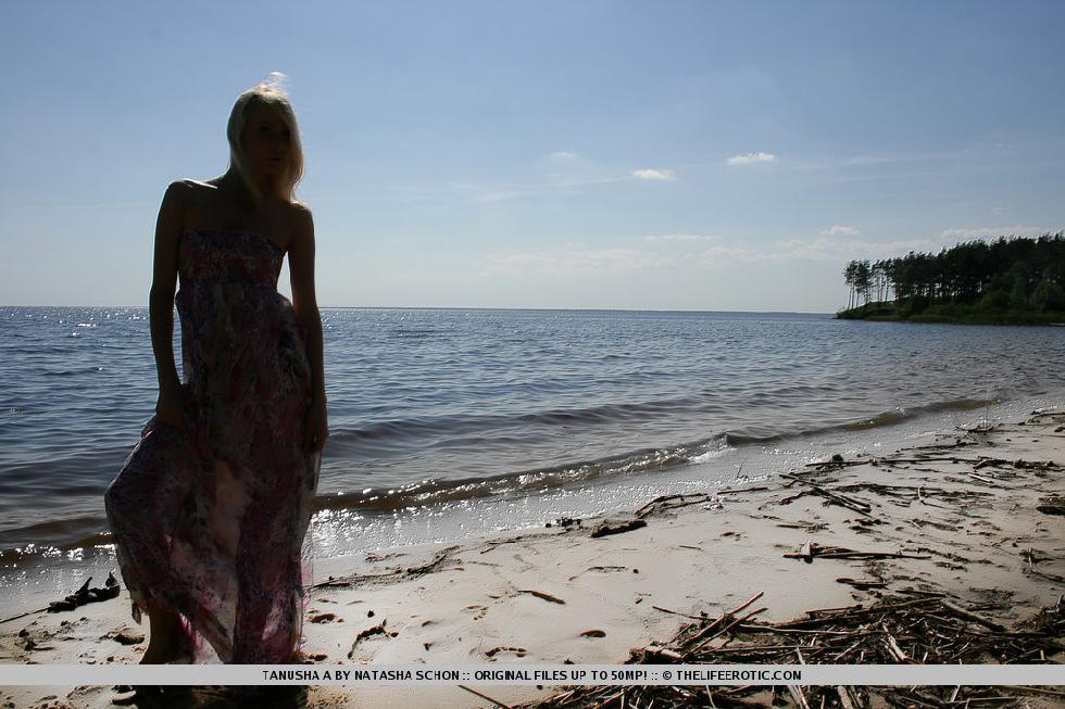 Young Tanusha is posing on the beach. Part 1 - 1