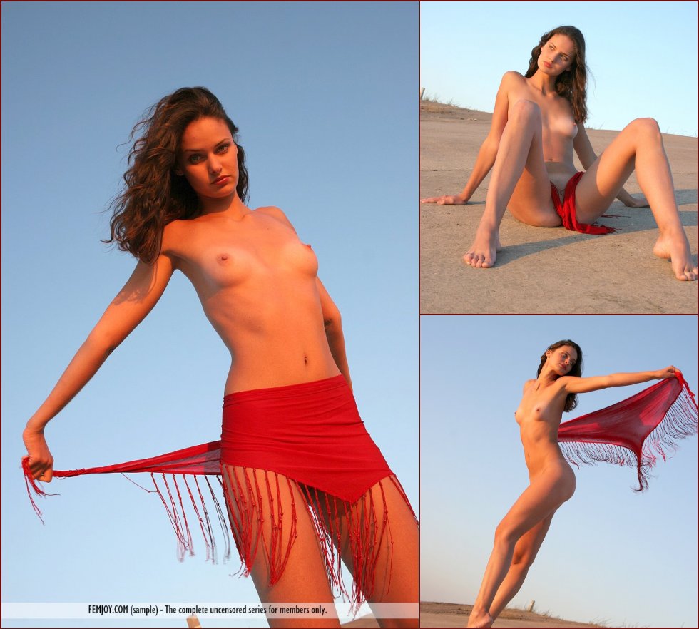 Sunset with sensual red-haired Jaimee - 44