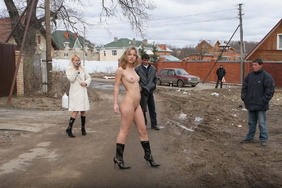 Naked Nataly is posing on the street. Part 2 - 7