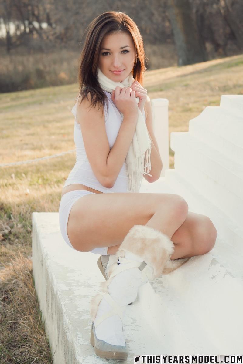 Outdoor session with marvelous Sienna - 2