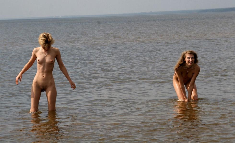 Two naked amateurs on the beach. Part 3 - 2
