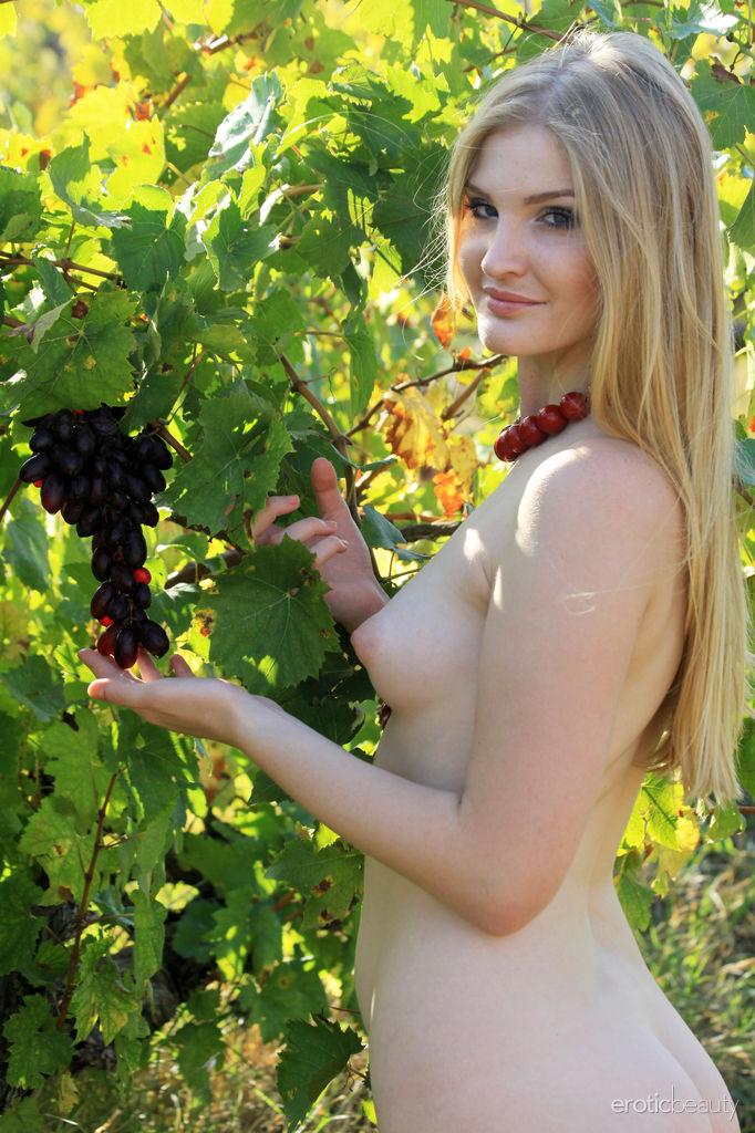 Charming girl in the grape orchard - Tinaa - 6