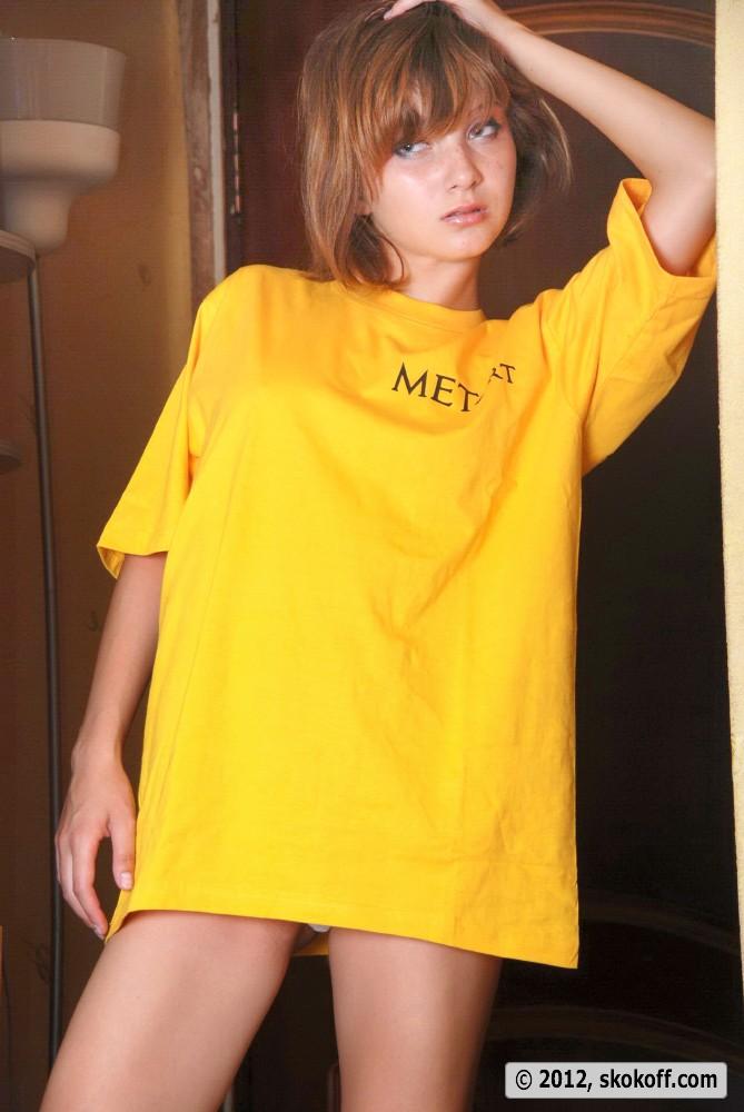 Young girl in yellow t-shirt - Vera - 4