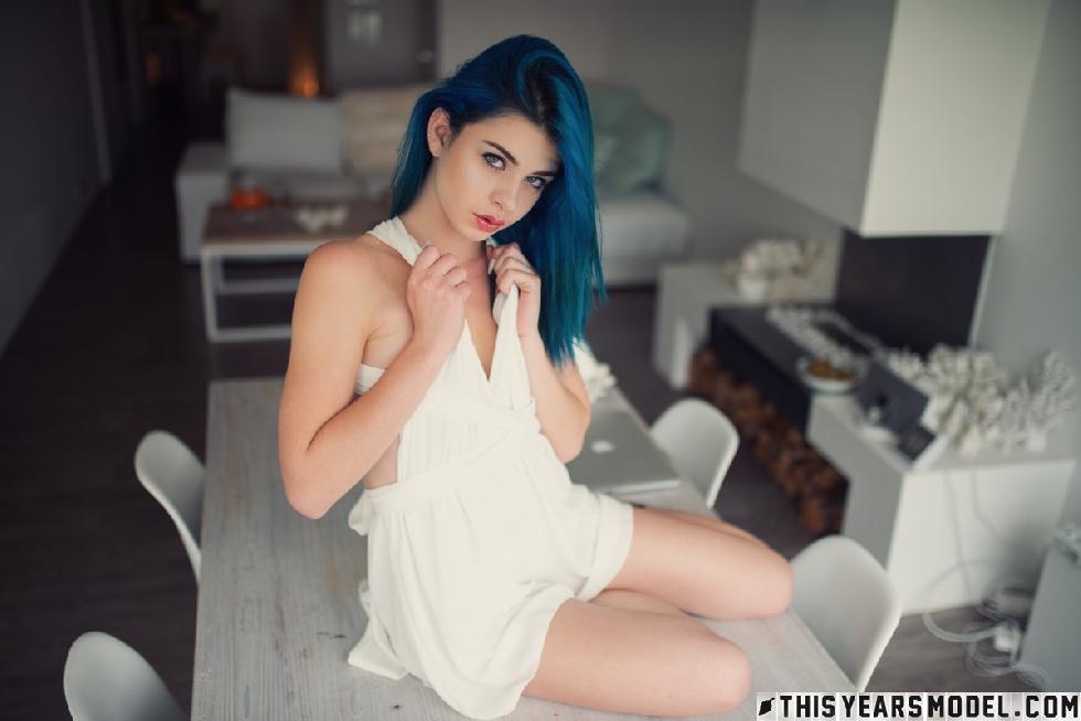 Young and sensual Ivy Blue - 4