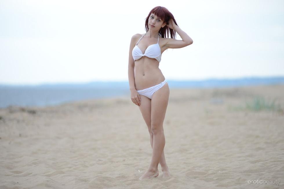 Cute redhead on the beach - Yilka - 2